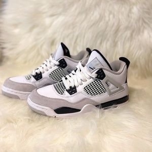 Jordan Retro 4 Grade School Size 5.5